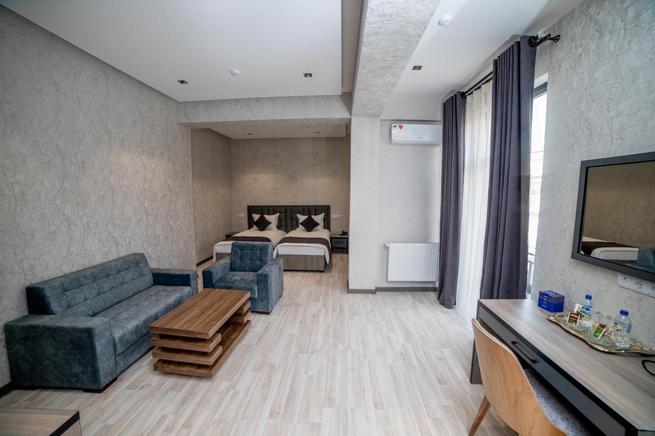 Hotel New York Tashkent Exterior photo
