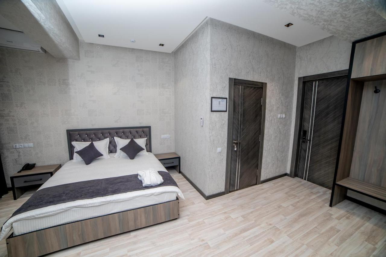 Hotel New York Tashkent Exterior photo